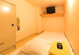 浅草カプセルホテル　ベッド